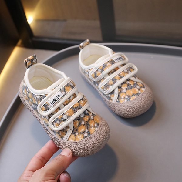 Korean version of children's floral canvas shoes